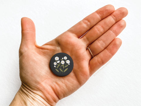 Daisies Button